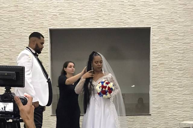 Arrumando a noiva para fotos