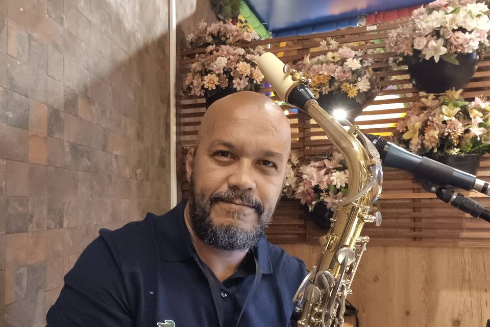 Sax instrumental