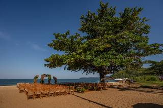 Hou Beach Club