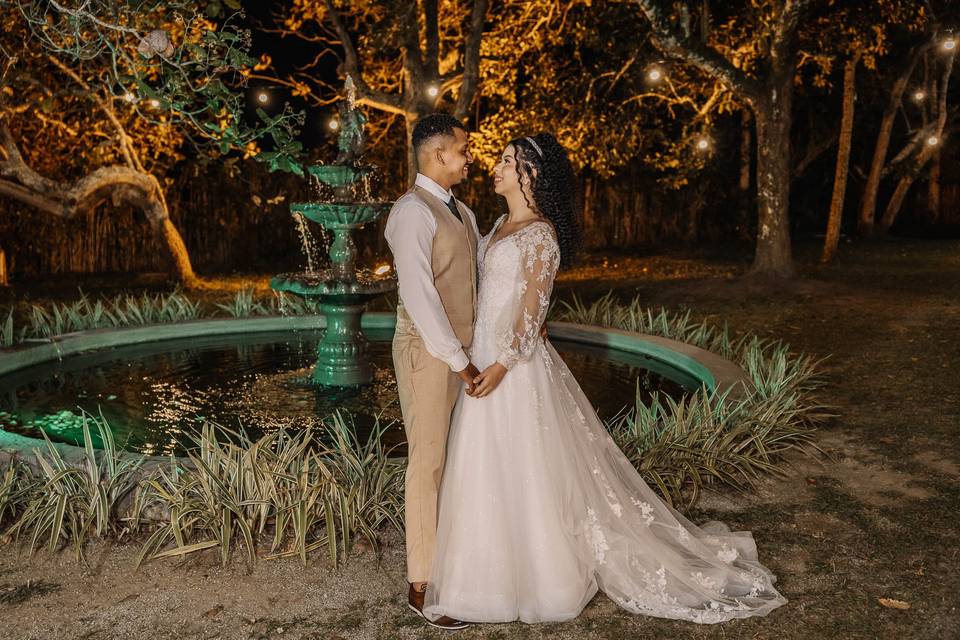 Casal: Julia e Mikaias