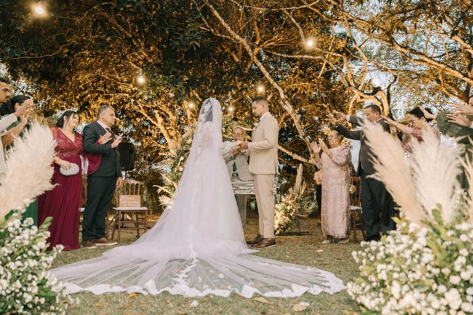 Casal: Julia e Mikaias