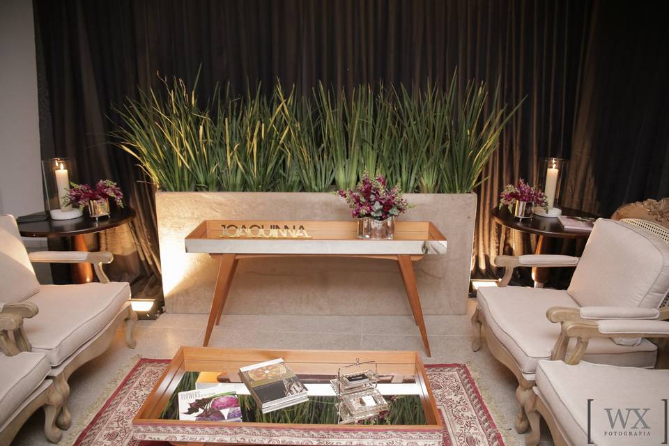 Lounge com aparadores