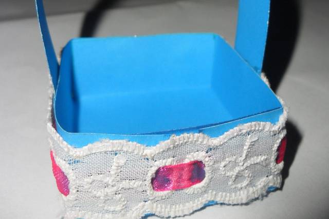 Cestinha azul e rosa