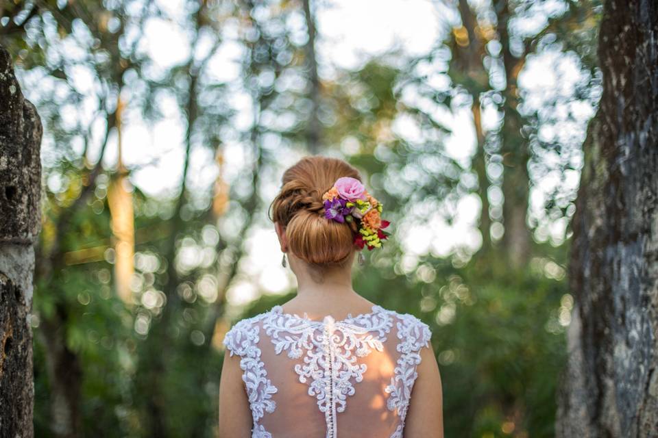 Arranjo para cabelo com flores