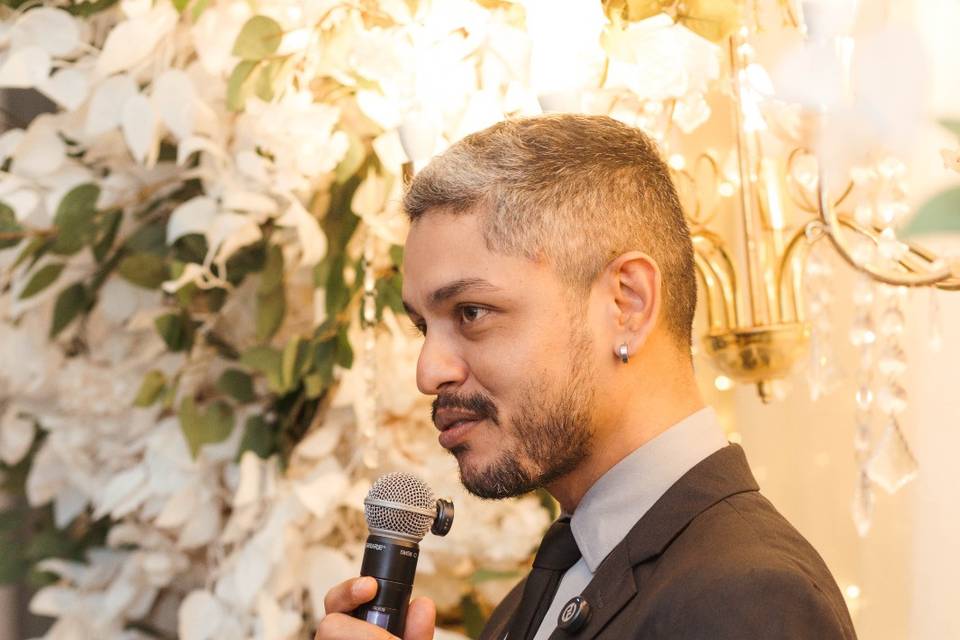 Celebrante Murilo Araújo