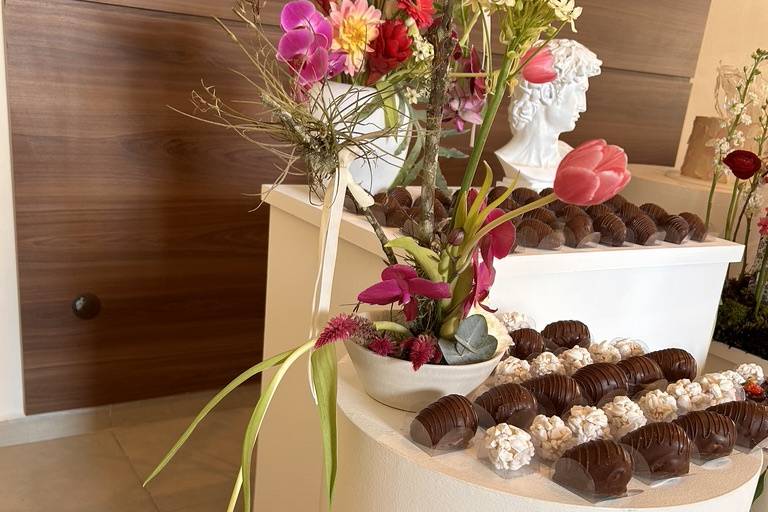 Detalhes doces e arranjo flora