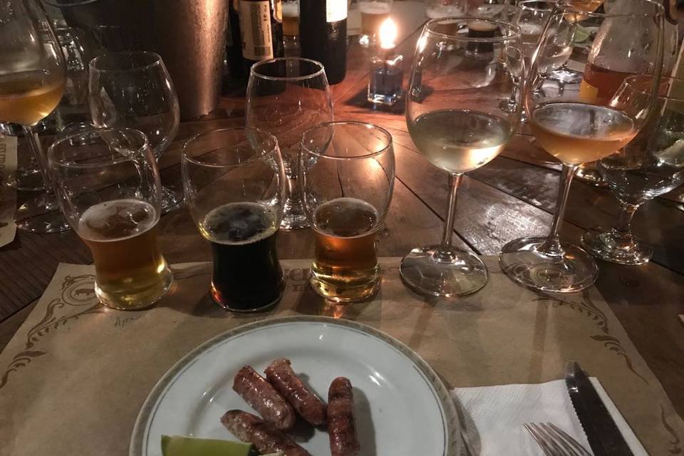 Mais de 25 tipos de cerveja e chopp