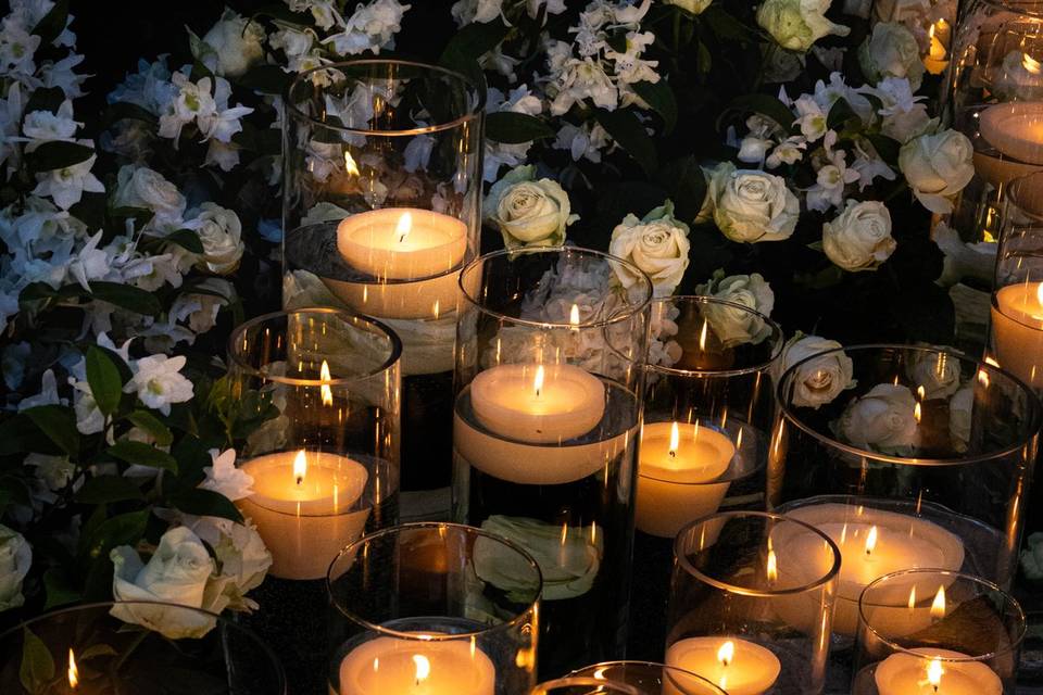 Velas flutuantes e vidros