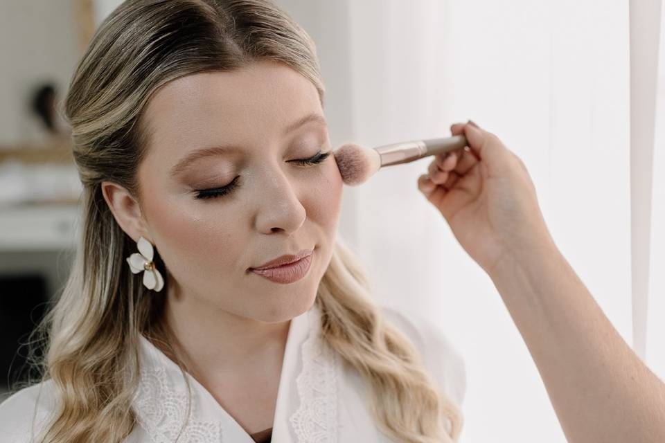 Aline Insuela Makeup