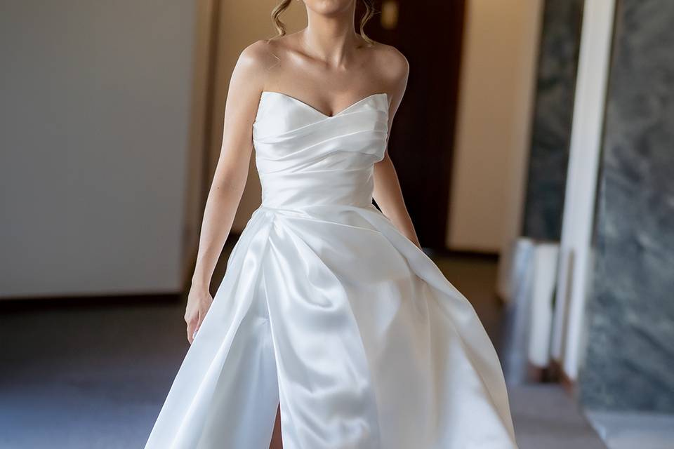 Noiva com vestido clássico