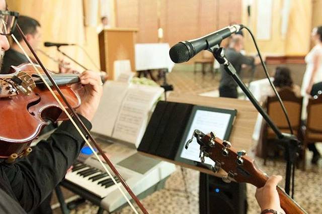 Voz, violão, violino, flauta