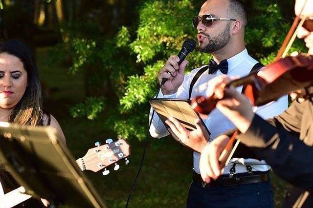 Voz, violão e violino