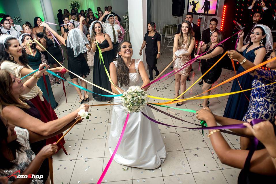 Bolo tema maquiagem, quem ama Pink? - Bolos da Tia Ingrid