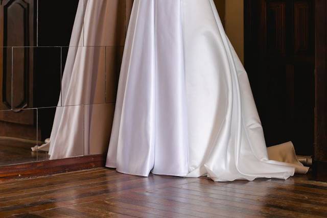 Vestido Dyulie, gola alta.