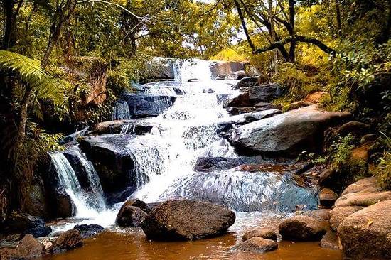 Cachoeira a 6 km distancia