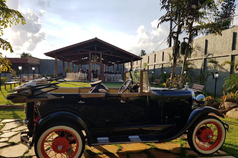 Ford 1929 Deluxe Branco