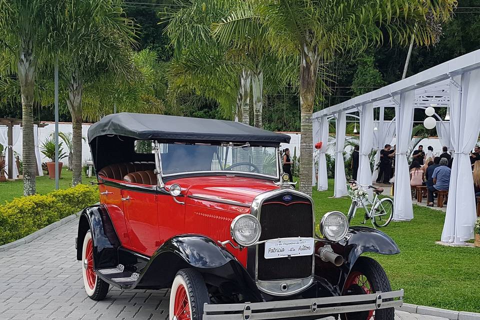 Ford 1929 conversivel vermelho