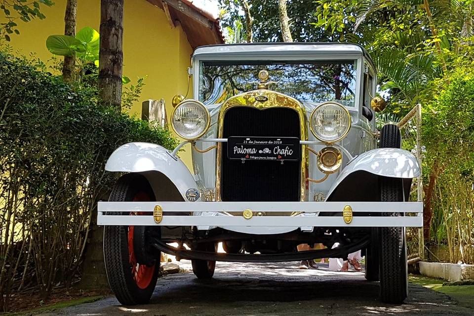 Ford 1929 deluxe branco