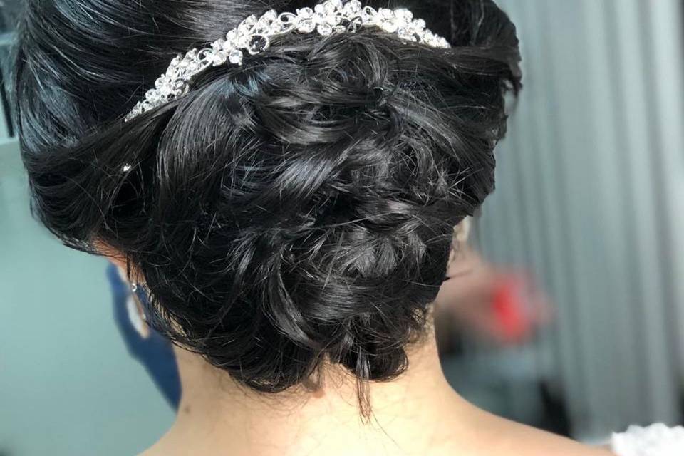 Penteado com acessório