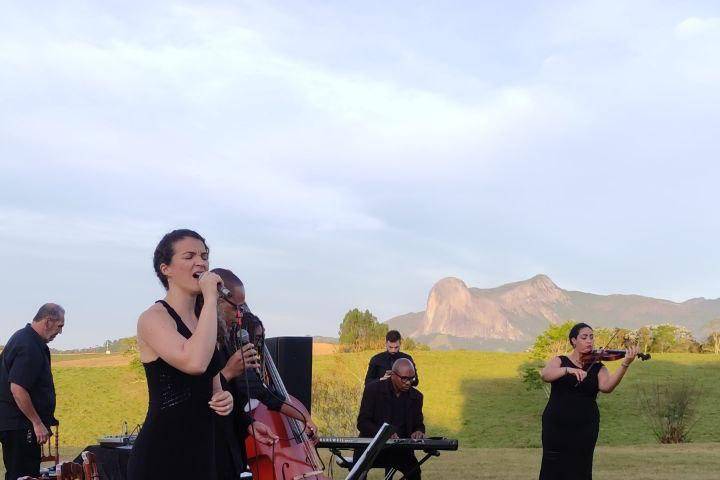 Banda Fermatta em Pedra Azul