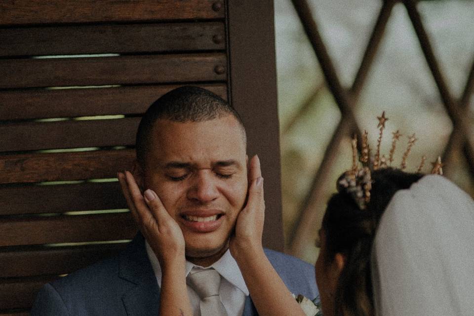 Casamento no campo first touch