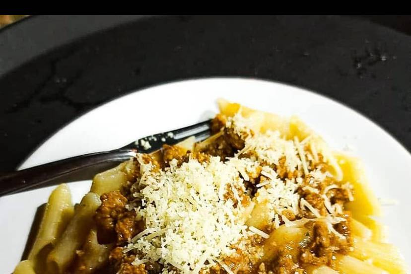 Pene a bolonhesa