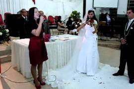 Ju tocando no seu casamento