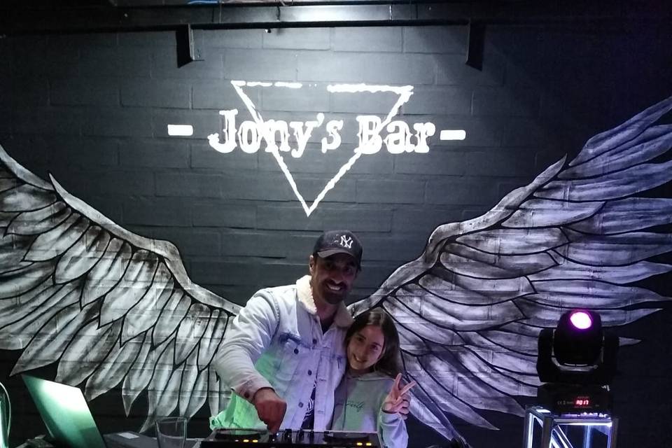 Jonys pub