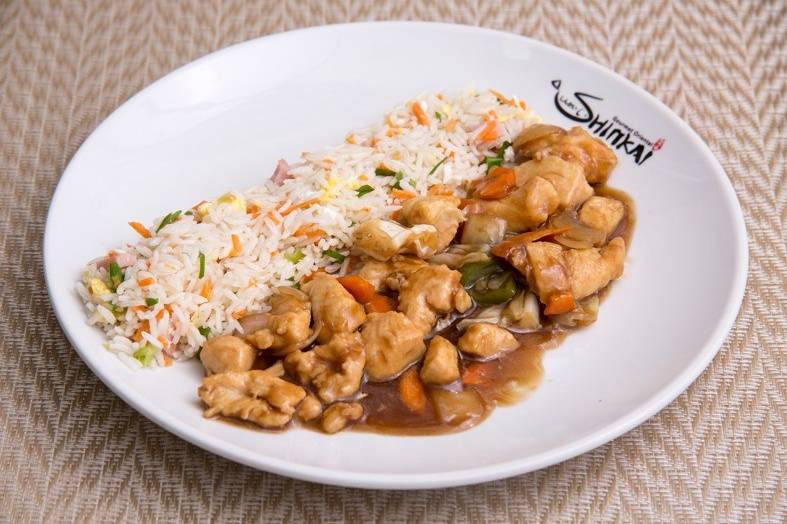 Arroz xiaoxiao e Frango xadrez