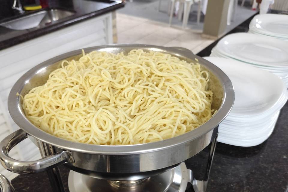 Serviço de cozinheira para Buf