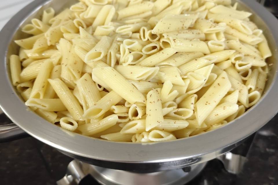 Serviço de cozinheira para Buf