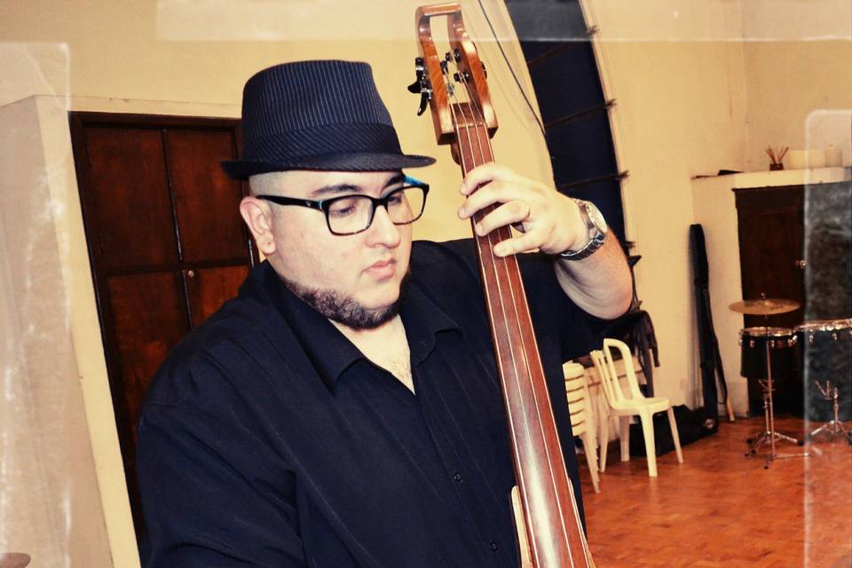 Contrabaixo Acústico