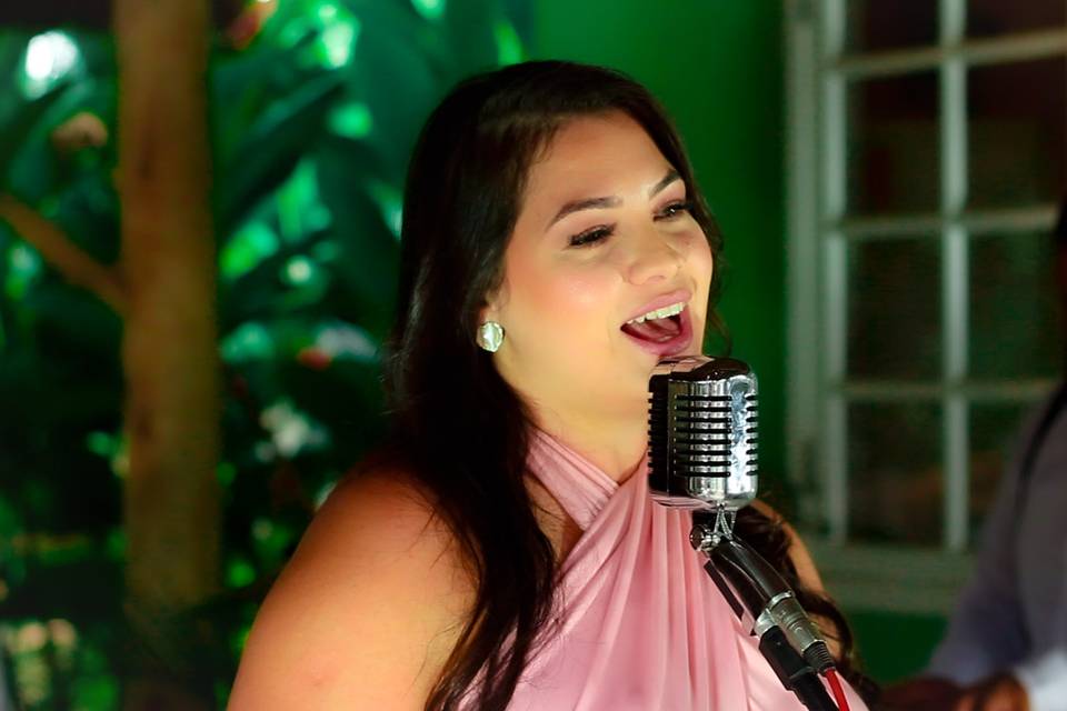 Canto com Amor - Por Bruna Santos