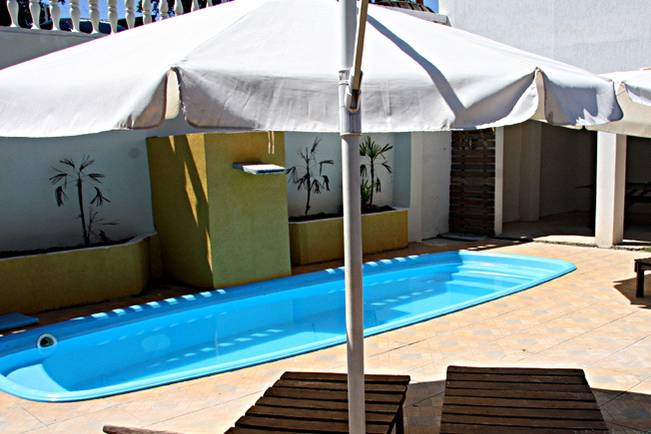 Exterior com piscina