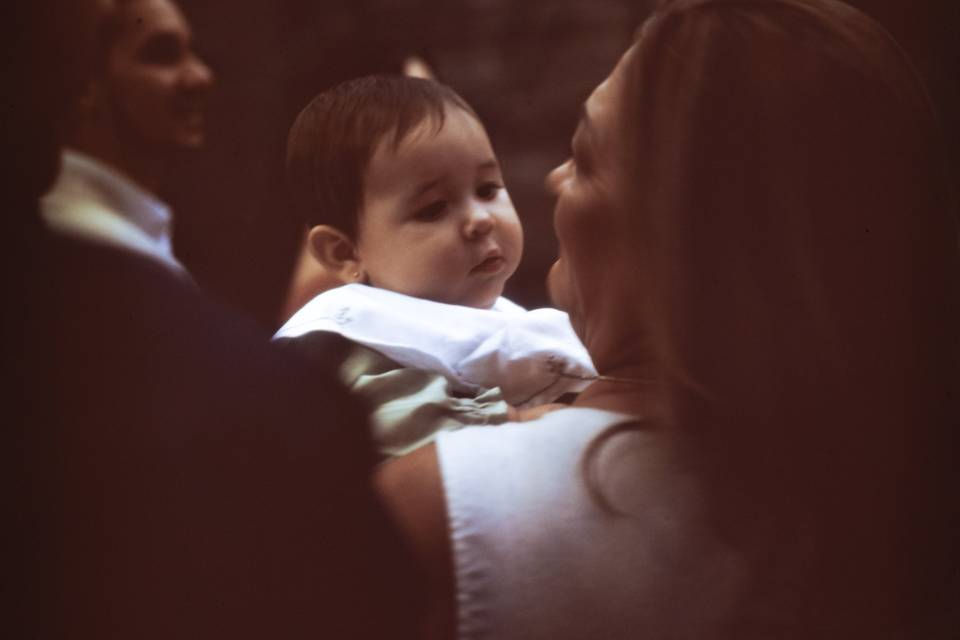 Prefiro brincar com o tio aqui