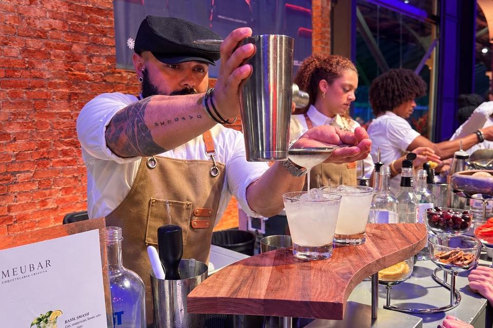 BARTENDER