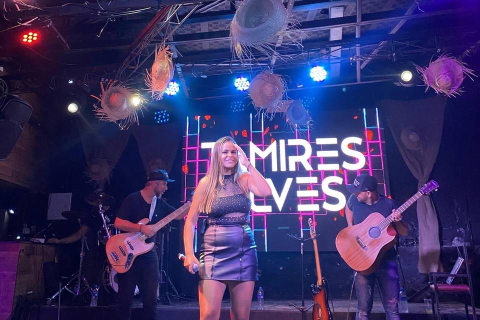 Tamires Alves ao vivo