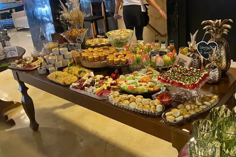 Buffet Tulipas - Espaços para Festas e Eventos em São Paulo10 sabores de  bolo mais pedidos para casamento em 2023