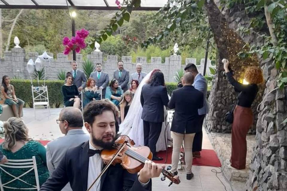 Muito emoção em seu casamento