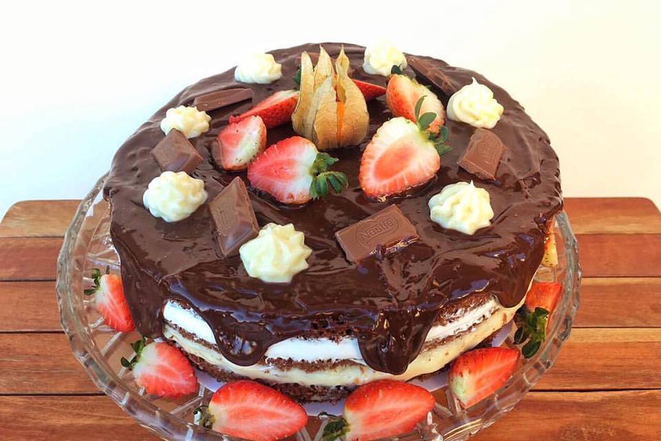 Naked cake de choc. E morango