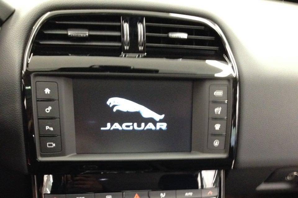 Jaguar azul marinho 2017