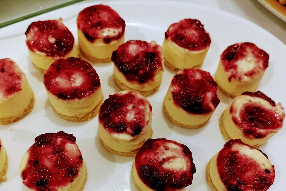 Míni cheesecakes de framboesa