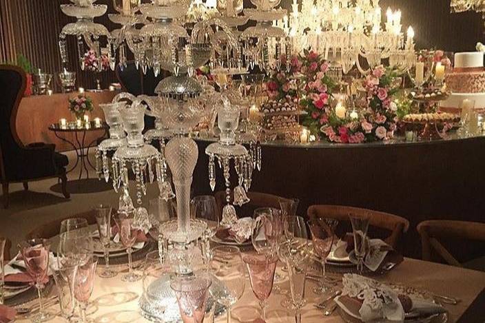 Mesa casamento tons neutros