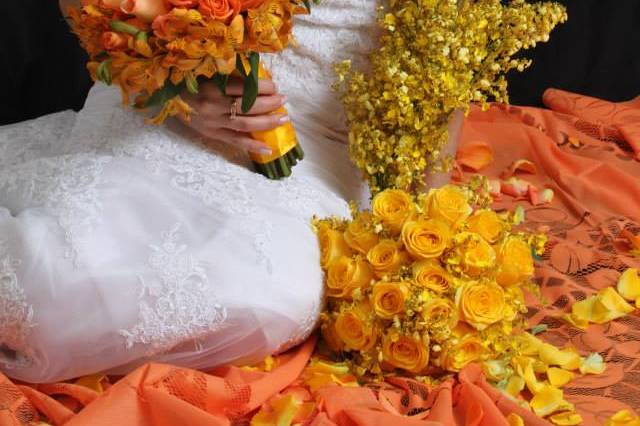 Buquês em rosas, chuva de ouro