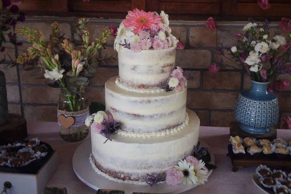 Semi Naked Cake