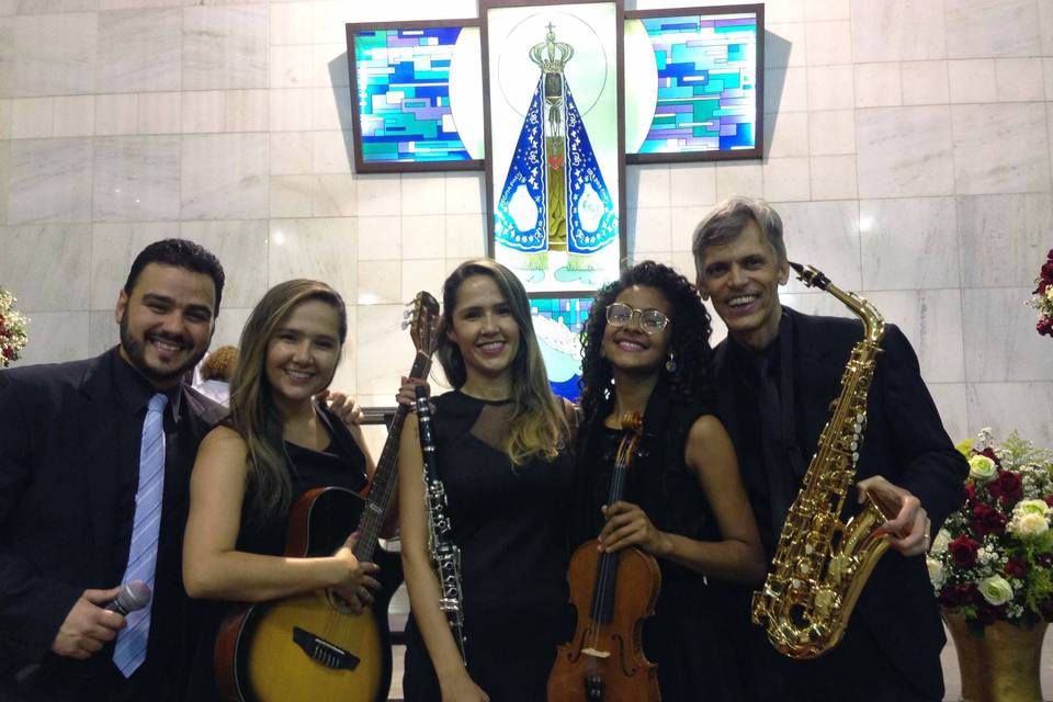 Grupo Padrão + Violino + Sax