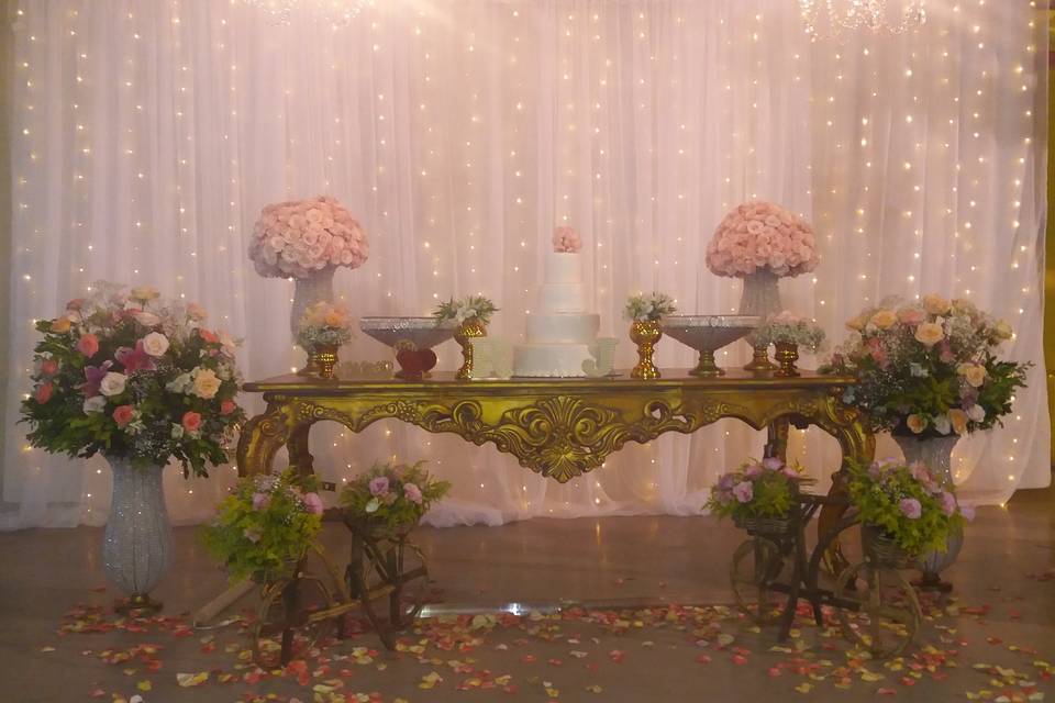 Decoração Mesa de Bolo I