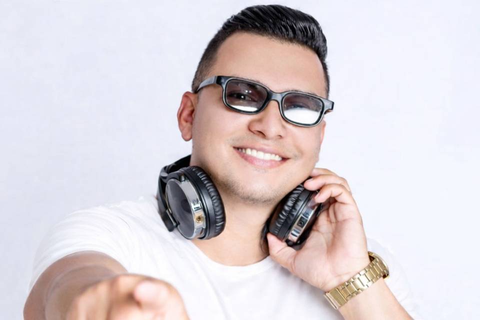 DJ