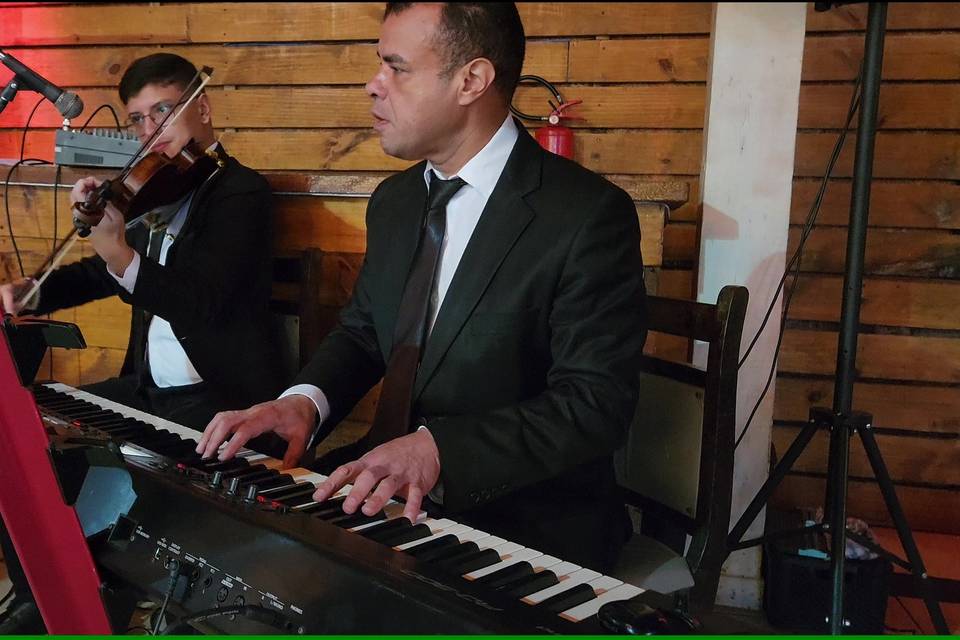 Dueto - teclado e violino