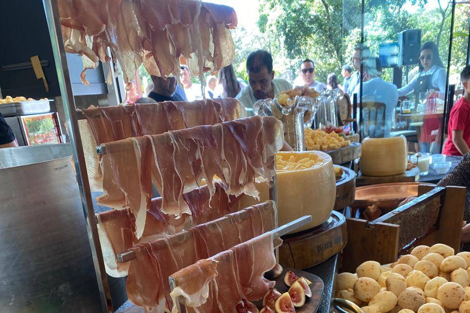Buffet Ju Taiar